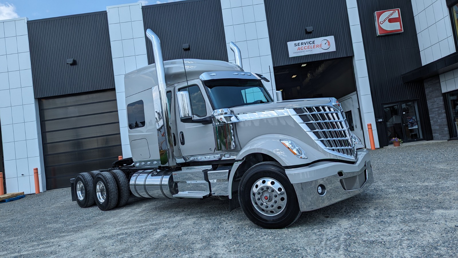 LoneStar 2024 6x4 quipement Amos