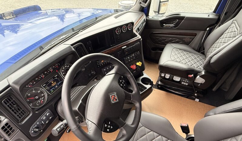 2027 INTERNATIONAL HX520 6X4 VN315275 full