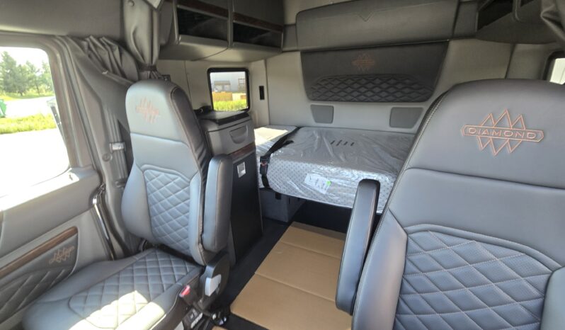 2027 INTERNATIONAL HX520 6X4 VN366576 full