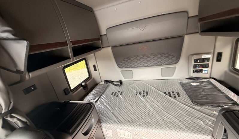 2027 INTERNATIONAL HX520 6X4 VN459356 full