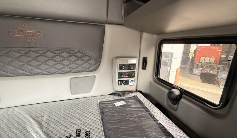 2027 INTERNATIONAL HX520 6X4 VN459356 full