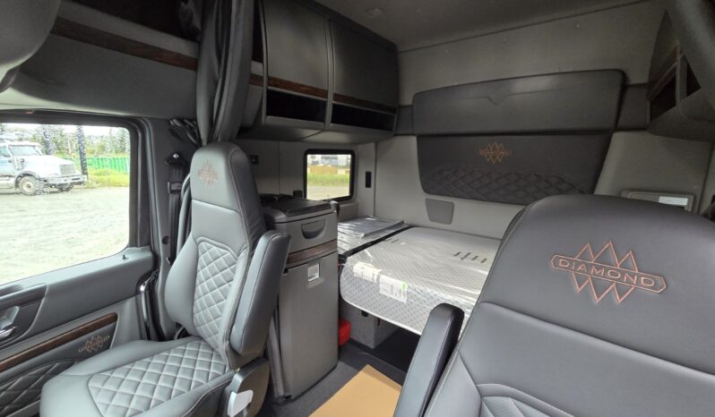 2027 INTERNATIONAL HX620 6X4 VN871096 full