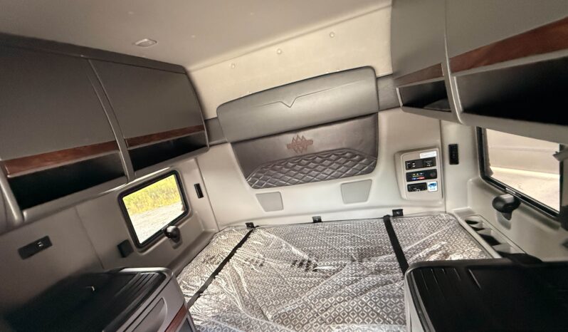 2027 INTERNATIONAL HX520 6X4 VN577802 full